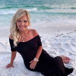 Profile Picture of Debbie Wallace (@debbeewallace) on Instagram