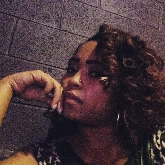 Profile Picture of Rheanna Daniels (@rheannadaniels1) on Poshmark