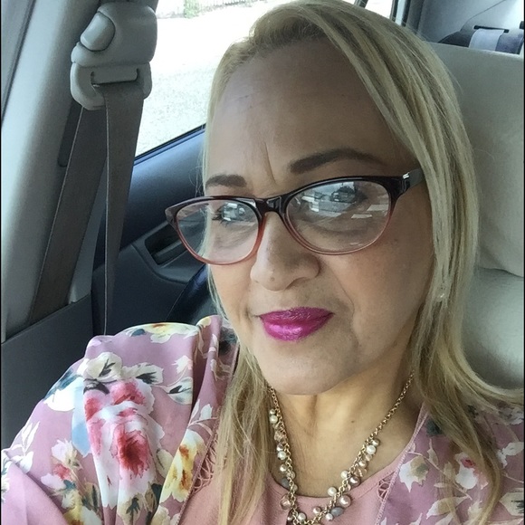 Profile Picture of Maria Montalvo (@mary59765) on Poshmark