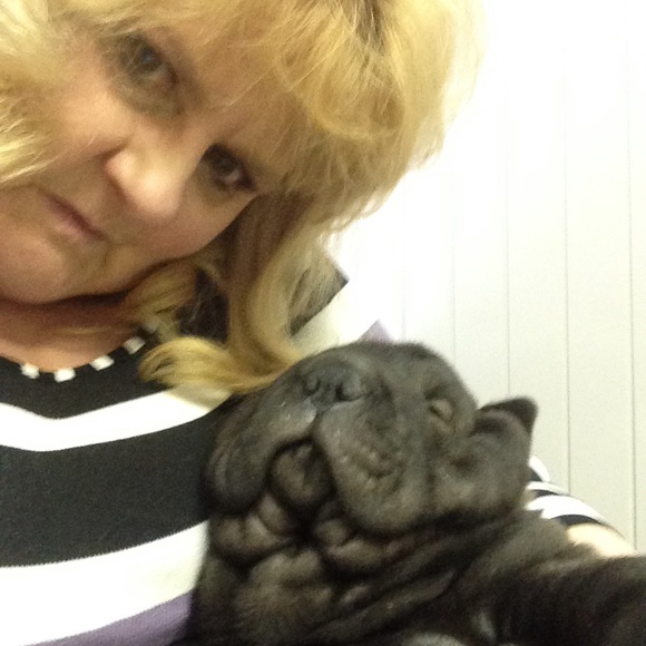 Profile Picture of Jeanne Gilroy (@tiffanycsp) on Poshmark