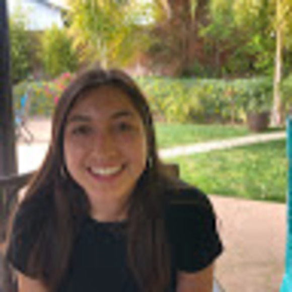 Profile Picture of Melissa Quintero (@mquinn77) on Poshmark