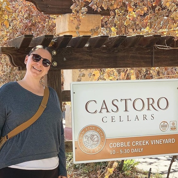 Profile Picture of Christen Castoro (@christencasty) on Poshmark