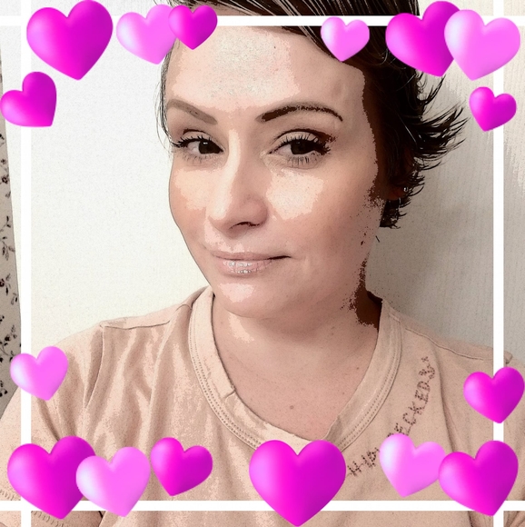 Profile Picture of Jessica Soderberg (@jsoderberg) on Poshmark
