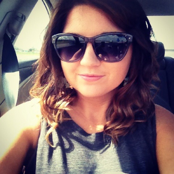 Profile Picture of Aleacia Dippel (@aleaciard) on Poshmark