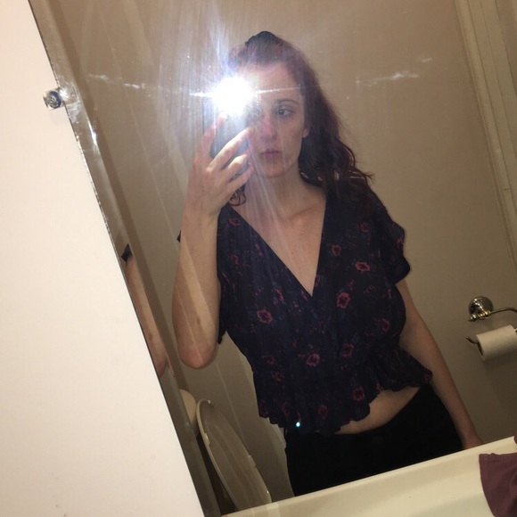 Profile Picture of Michaela Cacia (@mcacia6286) on Poshmark