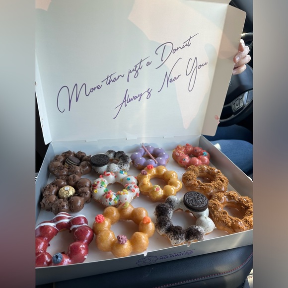 Profile Picture of Julianna Salazar (@jsalazar0817) on Poshmark