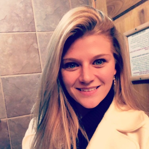 Profile Picture of Haley Harris (@haleygolf18) on Poshmark