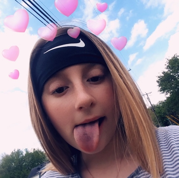 Profile Picture of Leah Morrow (@leahmorrow17) on Poshmark