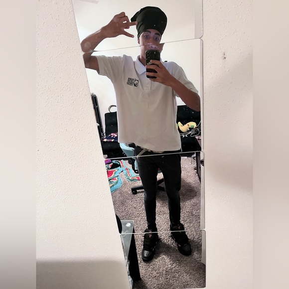 Profile Picture of Kameron Andrews (@lahhh3kkkk) on Poshmark