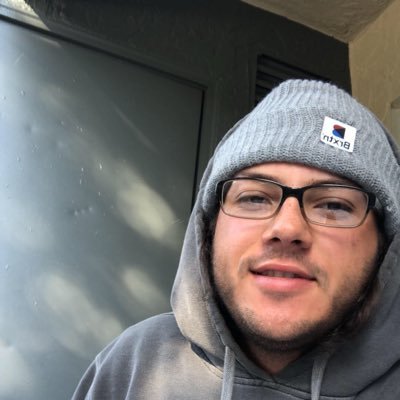 Profile Picture of Colin “No AirPods” Wagner (@Col_Dogg) on Twitter