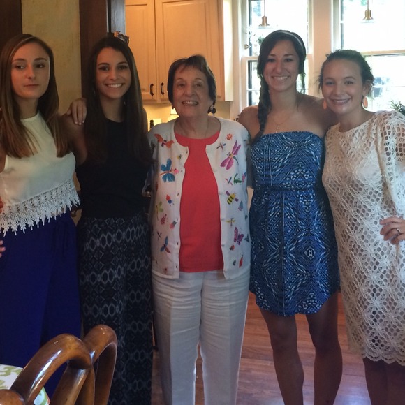 Profile Picture of Julia Gough (@julia_gough) on Poshmark