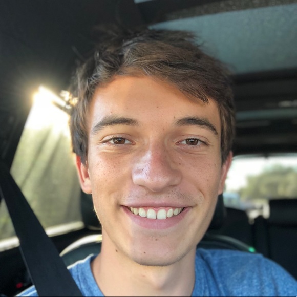 Profile Picture of Christopher Eckart (@chriseckart) on Poshmark