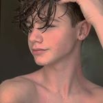 Profile Picture of 윤사랑(18) (@dkssud__ol) on Instagram