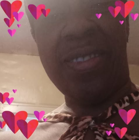 Profile Picture of Joyce Catchings (@joycecatchings) on Poshmark
