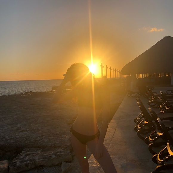 Ciara Munnelly - Poshmark Profile Picture of Ciara Munnelly (@ciaramunnelly) on Poshmark