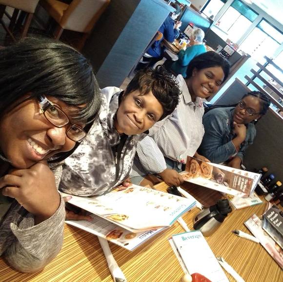 Profile Picture of Sharon Pouncey (@sharonpounceysp) on Poshmark