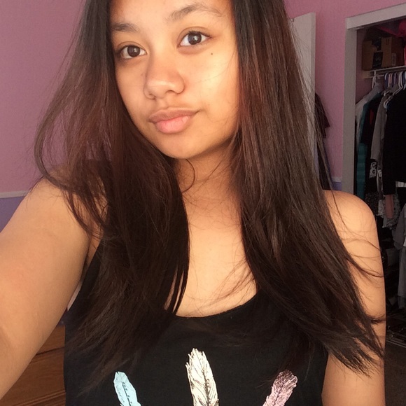 Profile Picture of Keala Elcano (@complicasian) on Poshmark