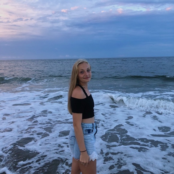 Profile Picture of Karly Patterson (@karlypat10) on Poshmark