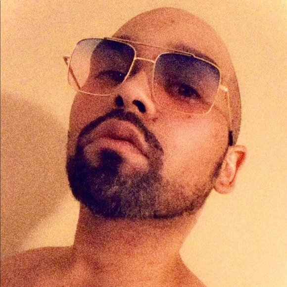 Profile Picture of James Madise (@jembeaux) on Poshmark