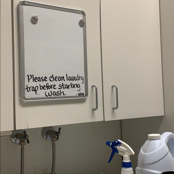 Profile Picture of Amanda Flett (@amandaflett) on Poshmark