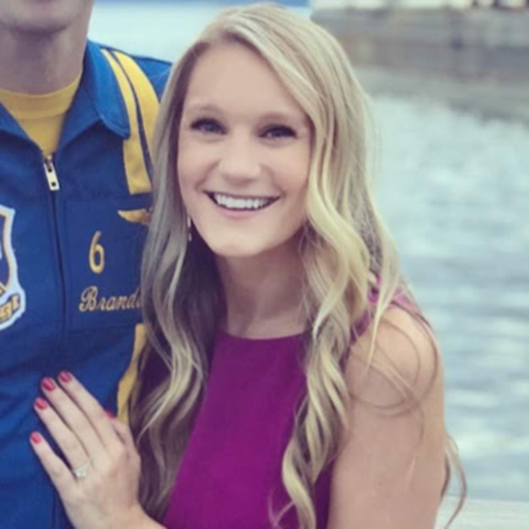 Profile Picture of Kathleen Hempler (@ktrobertson7) on Poshmark