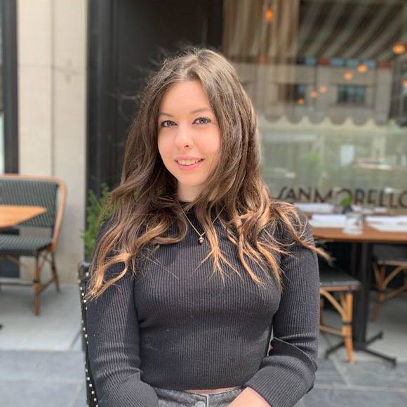 Profile Picture of Leah Brickner (@leahbrick21) on Poshmark