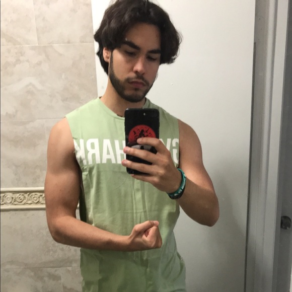 Profile Picture of Owen Perez (@owenperez) on Poshmark