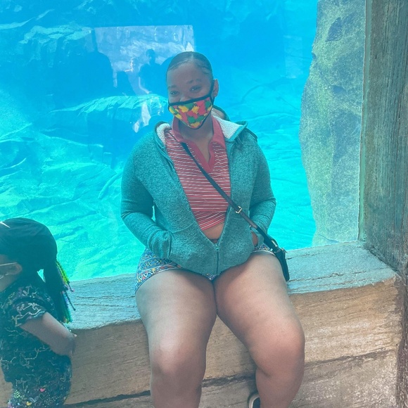 Profile Picture of Tybreaa Craig (@teezybre2) on Poshmark