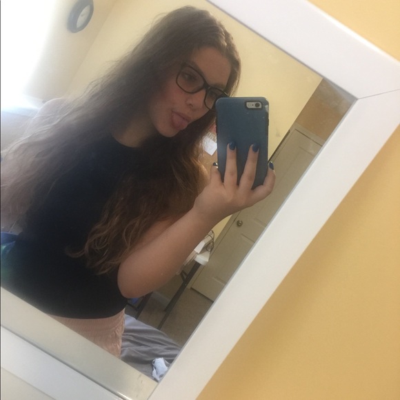 Profile Picture of Mina Whitehead (@mina42) on Poshmark