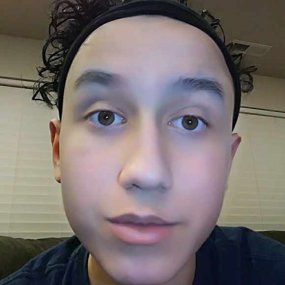 Profile Picture of Junior Arnell (@juniorarnell) on Poshmark