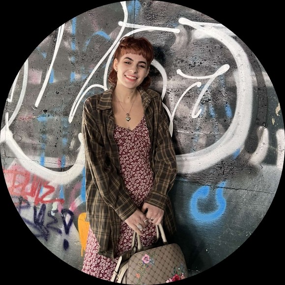 Profile Picture of Isabella Kreitner (@ikreitner) on Poshmark