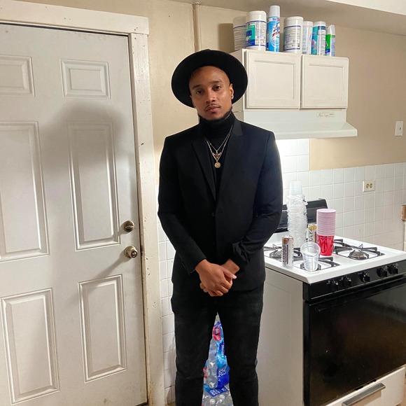 Profile Picture of Jelani Foster (@jenkinsfoster) on Poshmark