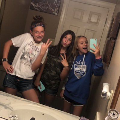 Profile Picture of Loren Henderson (@lorenhe44221388) on Twitter