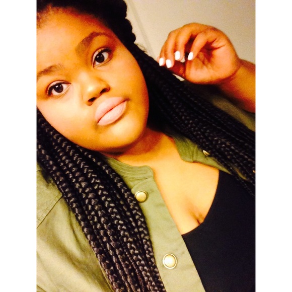 Profile Picture of Michaela Booker (@mbooker1998) on Poshmark