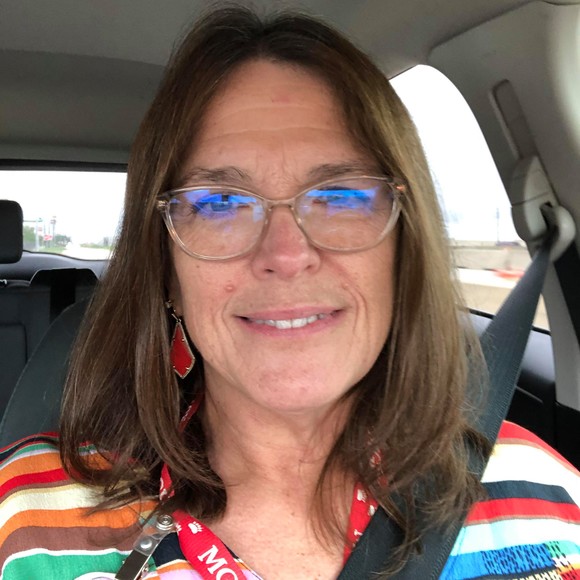 Profile Picture of Sharon Teter (@sharonlfreeman) on Poshmark