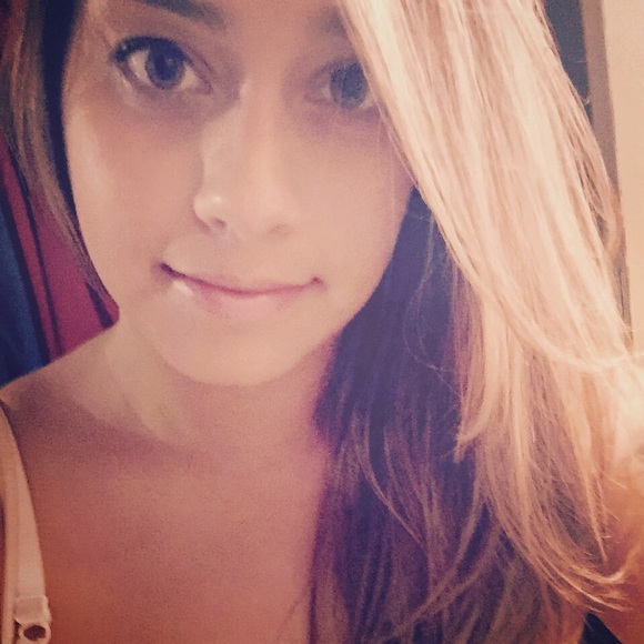 Profile Picture of Militza Velasco (@militza84) on Poshmark