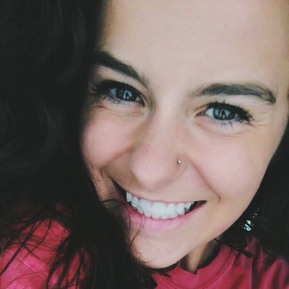 Profile Picture of Hannah Krajicek (@hannahkrajicek) on Poshmark