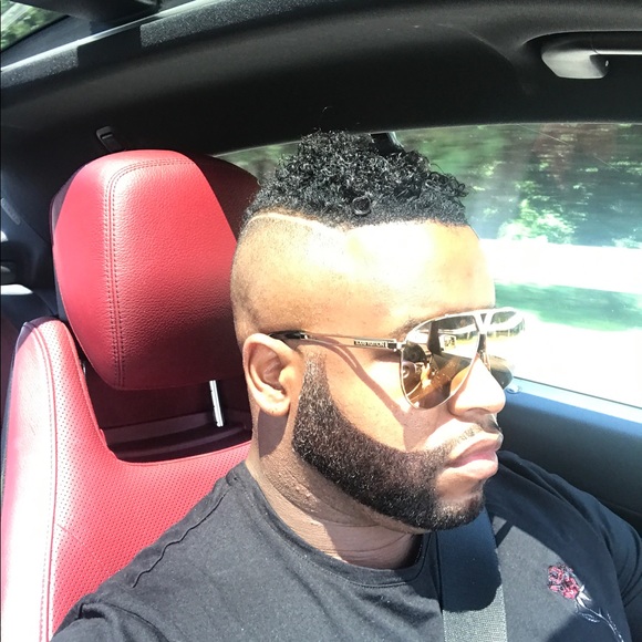 Profile Picture of Julian Clark (@jclarkk20) on Poshmark