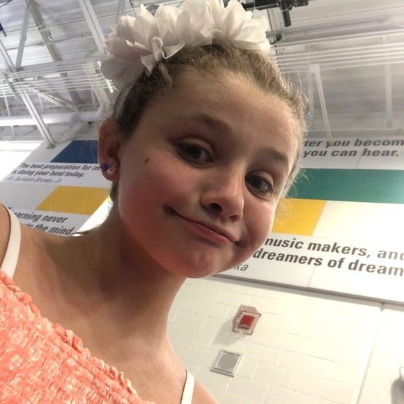 Profile Picture of Lilly Phillips (@lillyphillip813) on Poshmark