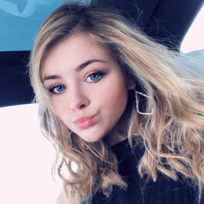 Profile Picture of Elizabeth Dunlap (@_elizabethdun1) on Twitter