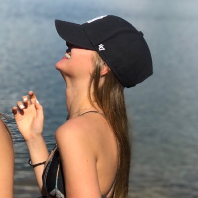 Profile Picture of Julia Wenzel (@juliiawenzel) on Twitter