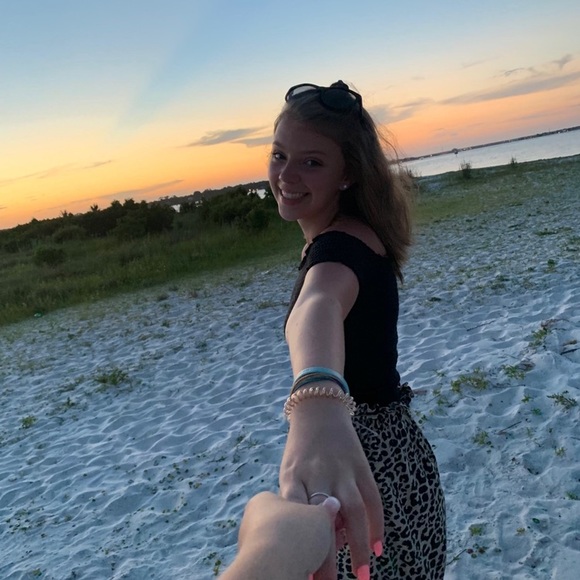 Profile Picture of Alexa Cook (@alexagrace052) on Poshmark