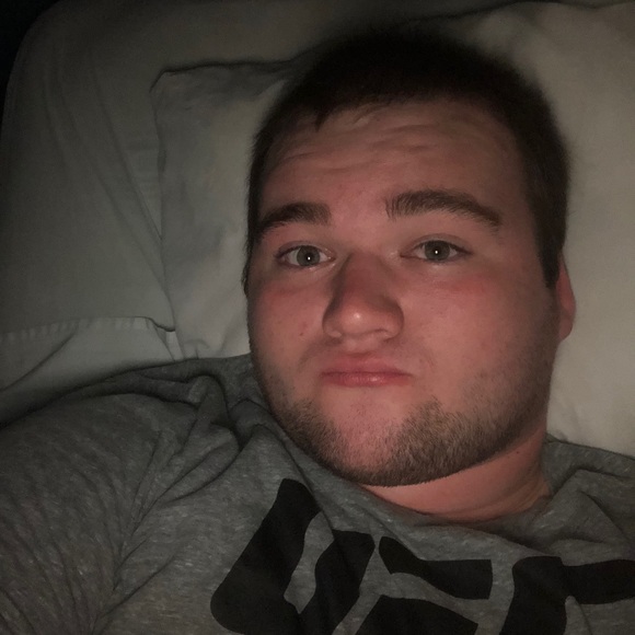 Profile Picture of Chris Halsey (@chrishalsey1998) on Poshmark