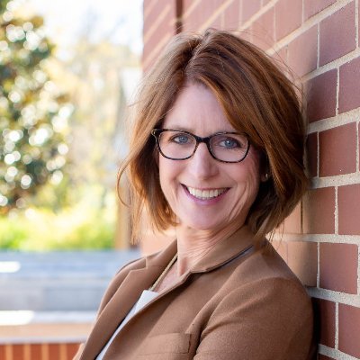 Profile Photo of Cynthia Lindsey, REALTOR®, Partner, Its Arranged (@Cynthiadlindsey) on Twitter