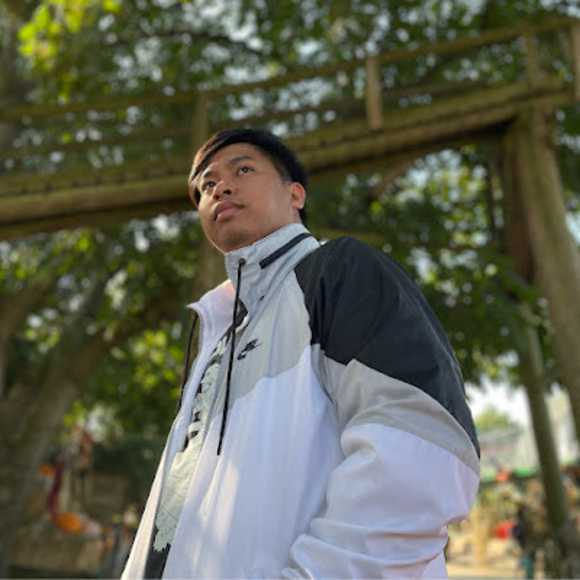 Profile Picture of John Balanon (@johnbalanon08) on Poshmark