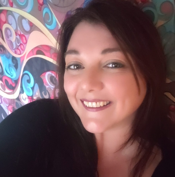 Profile Picture of Shawn Hammett (@simplycybil) on Poshmark