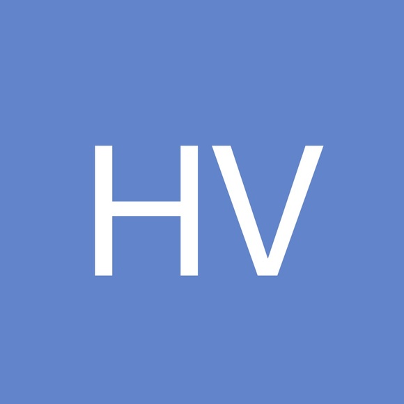 Heather Vanian - Poshmark Profile Picture of Heather Vanian (@thlcd) on Poshmark