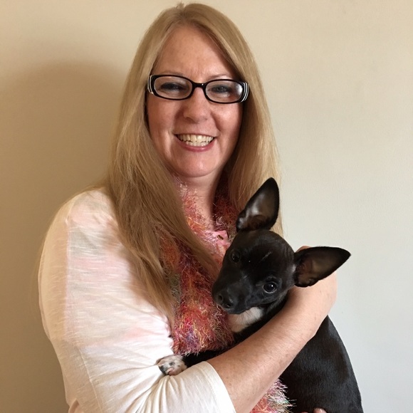 Profile Picture of Catrena Writtenhouse (@dee_writt) on Poshmark