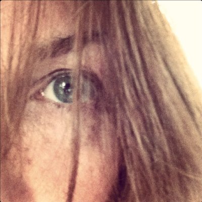 Profile Picture of Claire Harrison (@momentspictured) on Twitter