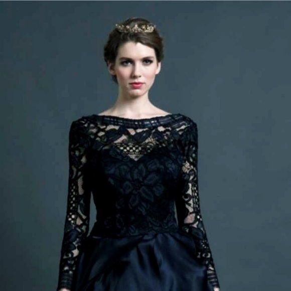 Profile Picture of Drusilla Black (@moonswanlake) on Poshmark
